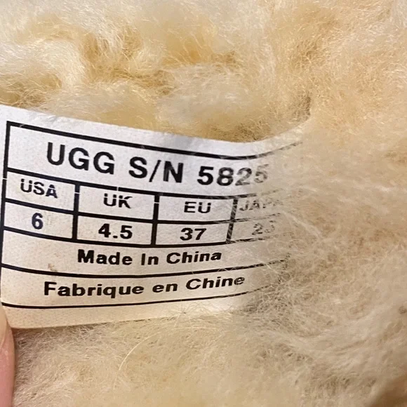 Classic short mini UGGs in Chestnut - Picture 7 of 9